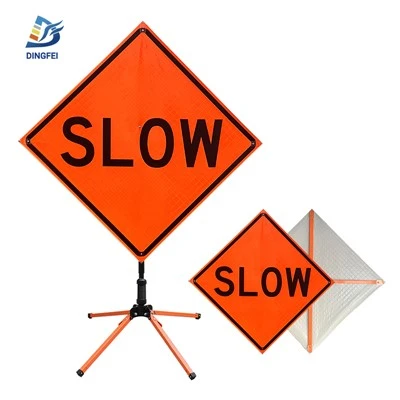 Biển báo giao thông cuộn lên chậm bền bỉ